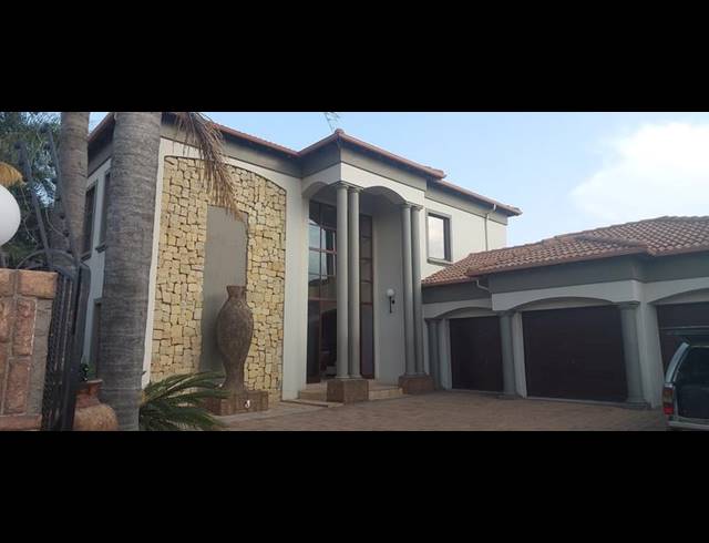 3 BEDROOM HOUSE FOR SALE IN SONNEVELD